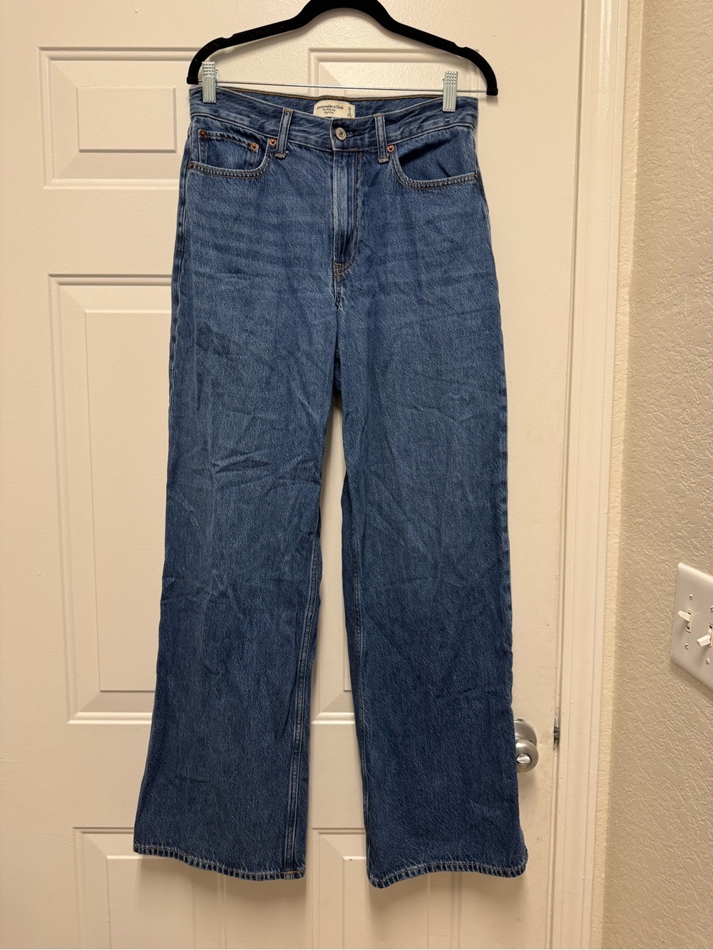 Abercrombie & Fitch Mid-Rise Wide-Leg Blue Jeans